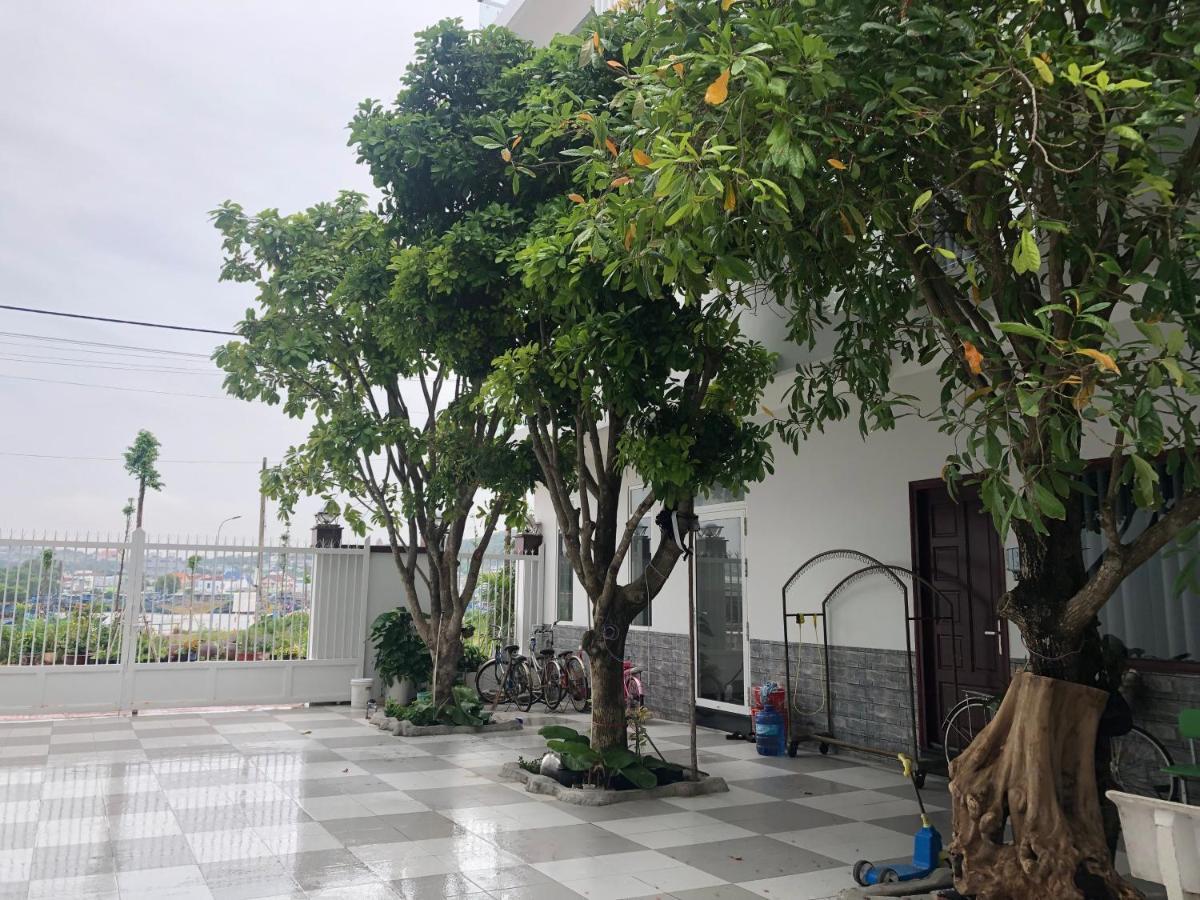 Отель Nha Nghi Hung Hoa Фантхьет Экстерьер фото